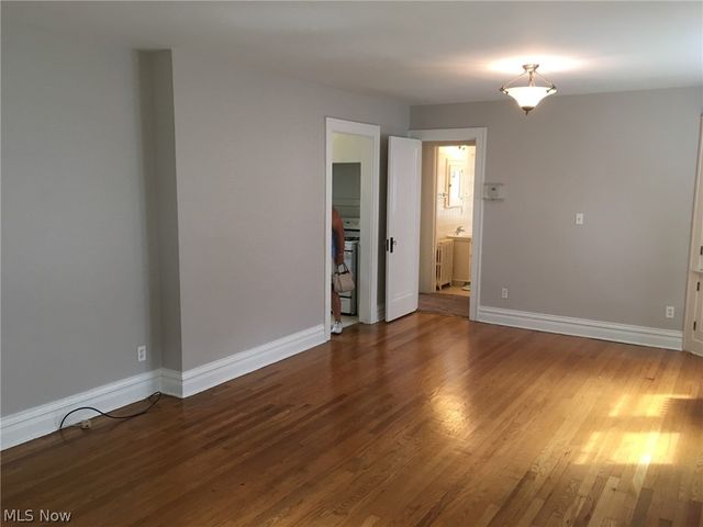 1715 Edgefield Road, Lyndhurst, OH 44124