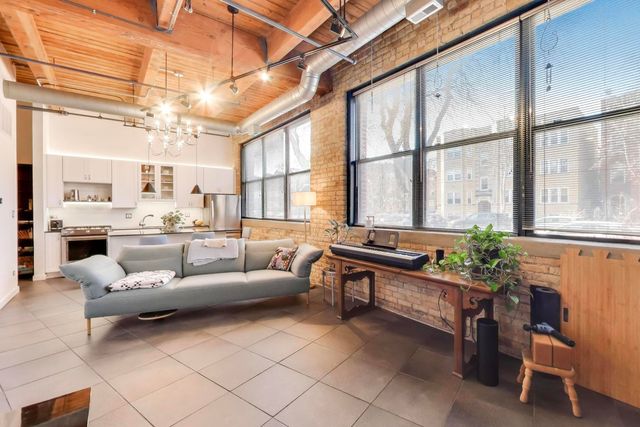 5001 N Wolcott Avenue 101, Chicago, IL 60640