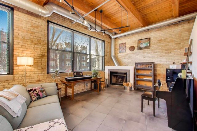 5001 N Wolcott Avenue 101, Chicago, IL 60640