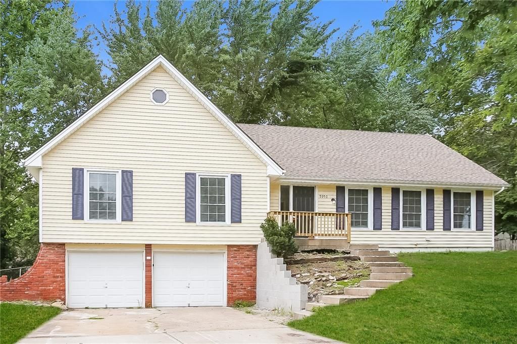 9952 N Charlotte Street, Kansas City, MO 64155