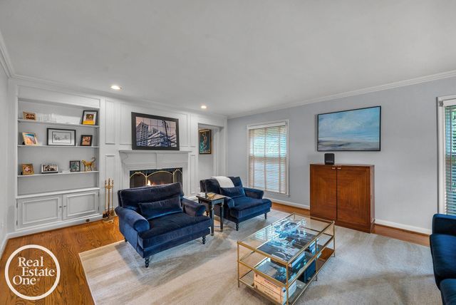 90 Colonial Road, Grosse Pointe Shores, MI 48236