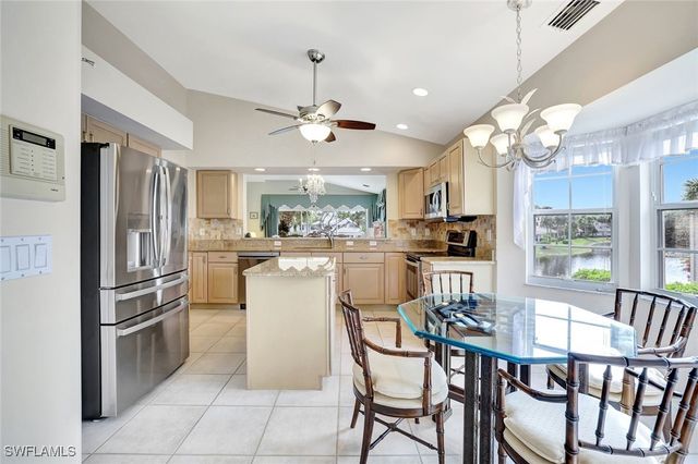 6200 Reserve CIR 404, Naples, FL 34119