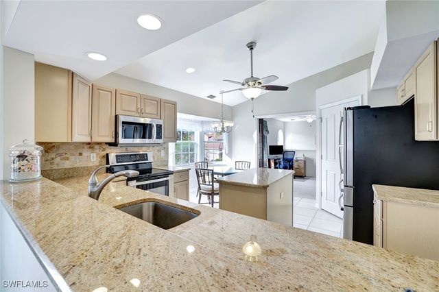 6200 Reserve CIR 404, Naples, FL 34119
