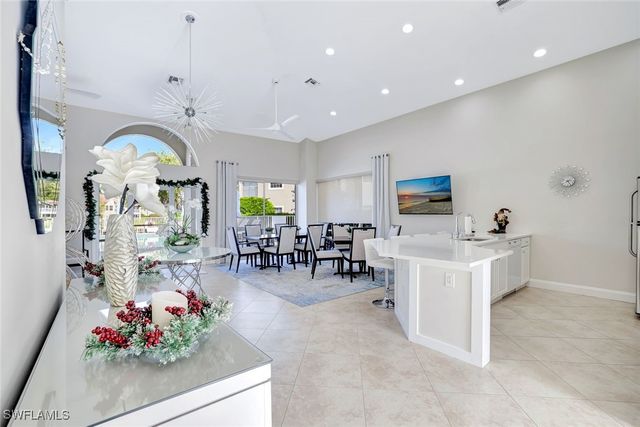 6200 Reserve CIR 404, Naples, FL 34119