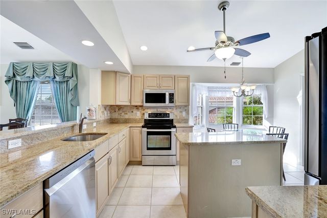 6200 Reserve CIR 404, Naples, FL 34119