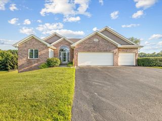 7227 Hawthorne Ridge, Roscoe, IL 61073