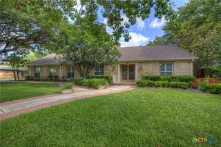 211 Royal Oaks Drive, San Antonio, TX 78209