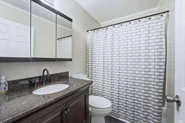 12104 Tapered Bank Run, Fort Wayne, IN 46818