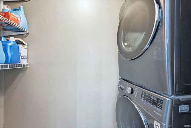 12104 Tapered Bank Run, Fort Wayne, IN 46818