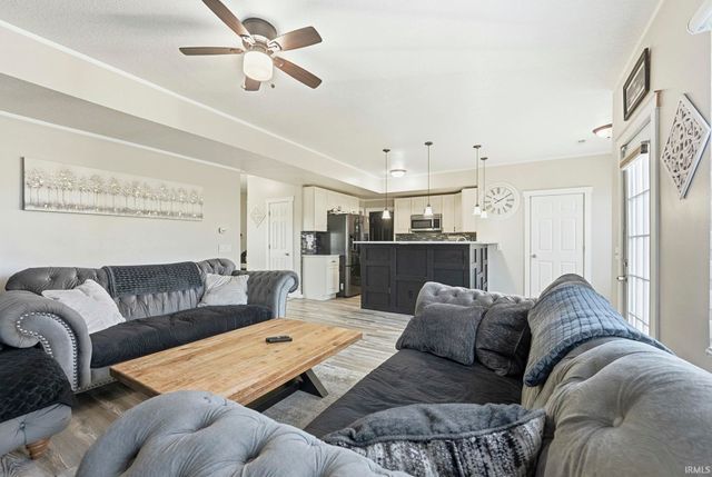 12104 Tapered Bank Run, Fort Wayne, IN 46818