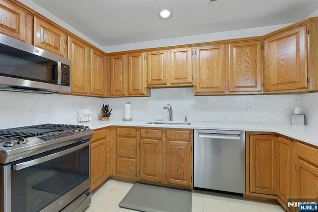 211 Warbler Drive, Wayne, NJ 07470