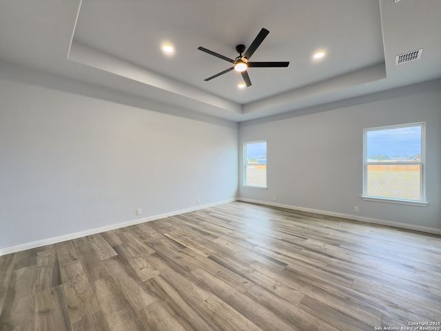 105 Merion Ln, La Vernia, TX 78121