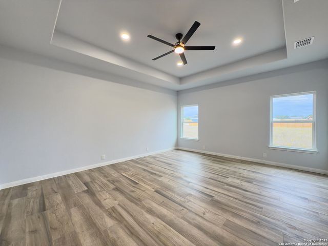 105 Merion Ln, La Vernia, TX 78121