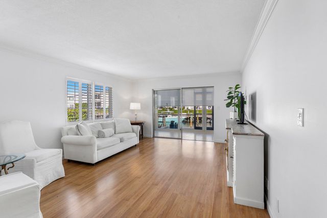 117 Lehane Terrace 101, North Palm Beach, FL 33408