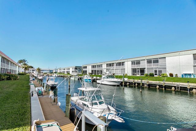 117 Lehane Terrace 101, North Palm Beach, FL 33408