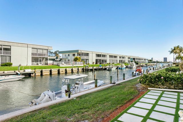 117 Lehane Terrace 101, North Palm Beach, FL 33408