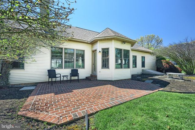 2246 SPANGLER CIR, York, PA 17406