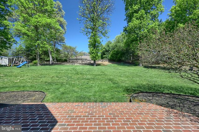 2246 SPANGLER CIR, York, PA 17406