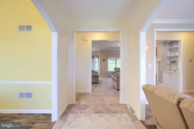 2246 SPANGLER CIR, York, PA 17406