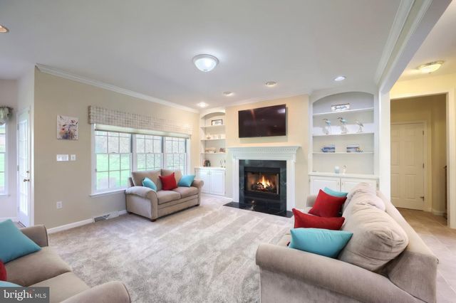2246 SPANGLER CIR, York, PA 17406
