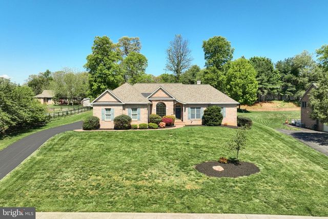 2246 SPANGLER CIR, York, PA 17406