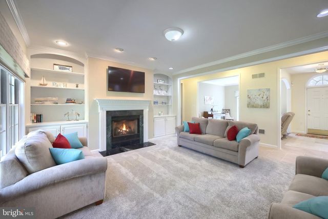 2246 SPANGLER CIR, York, PA 17406