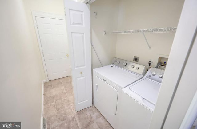 2246 SPANGLER CIR, York, PA 17406