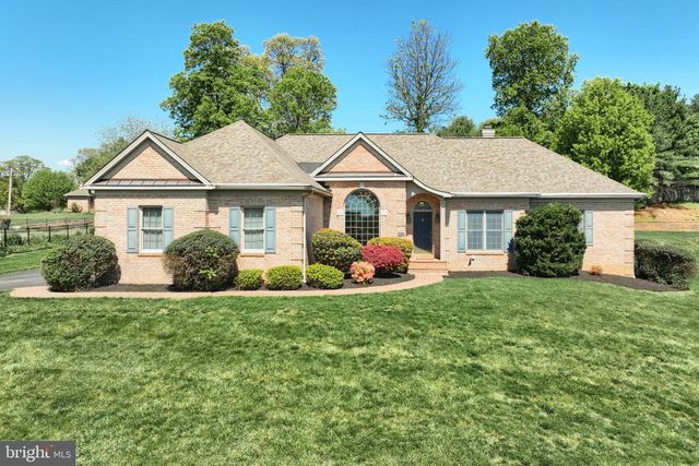 2246 SPANGLER CIR, York, PA 17406