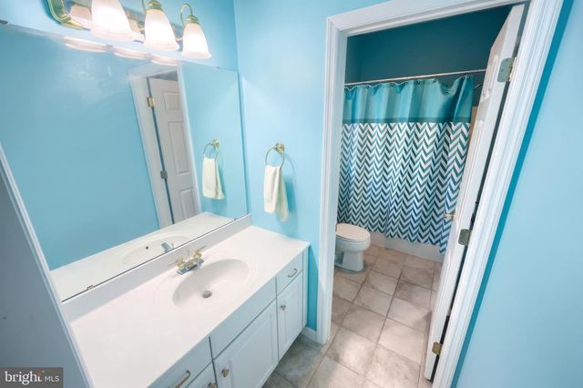 2246 SPANGLER CIR, York, PA 17406
