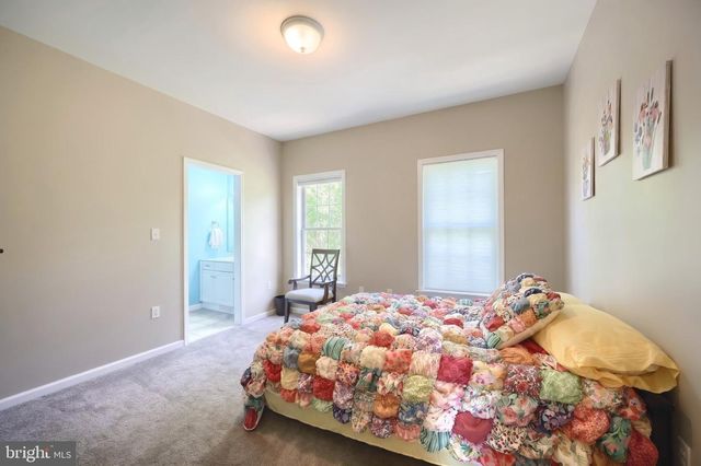 2246 SPANGLER CIR, York, PA 17406