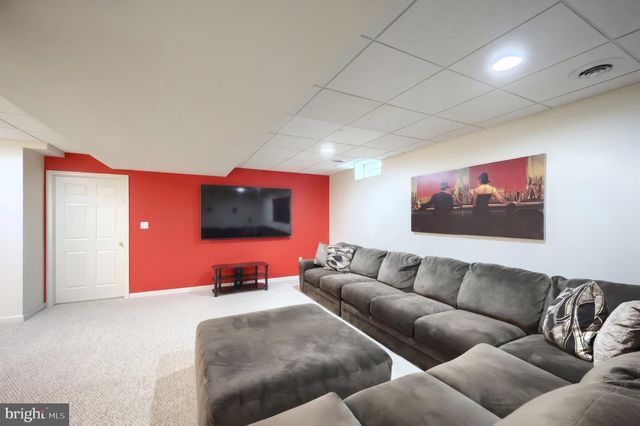 2246 SPANGLER CIR, York, PA 17406
