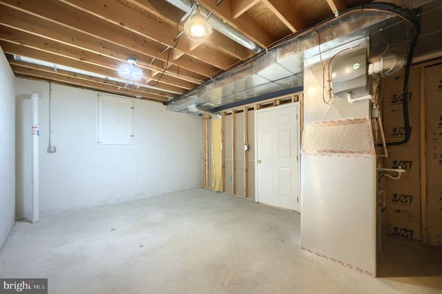 2246 SPANGLER CIR, York, PA 17406