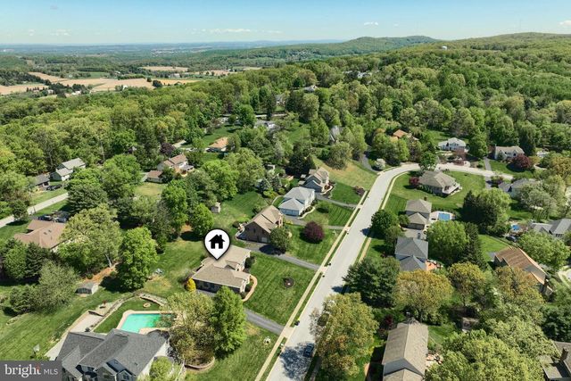 2246 SPANGLER CIR, York, PA 17406