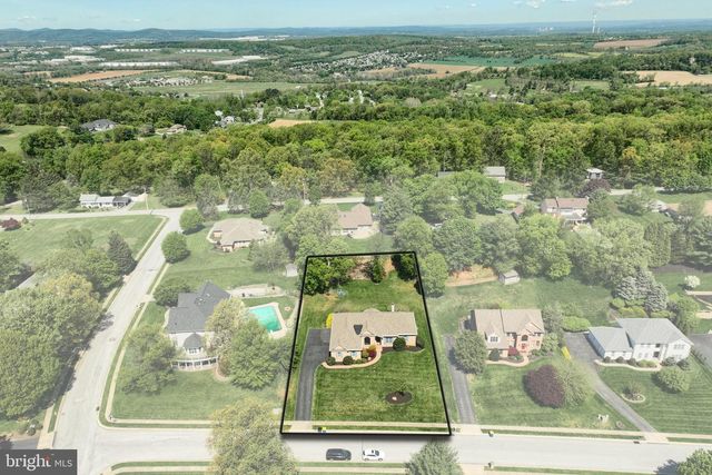 2246 SPANGLER CIR, York, PA 17406