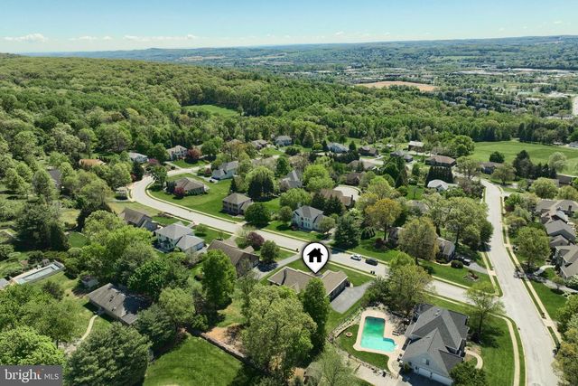 2246 SPANGLER CIR, York, PA 17406