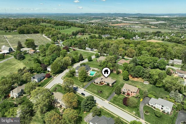 2246 SPANGLER CIR, York, PA 17406