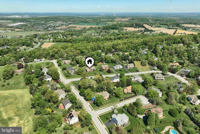 2246 SPANGLER CIR, York, PA 17406