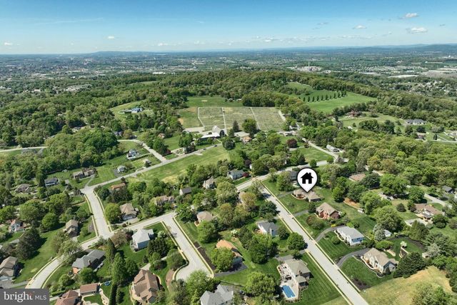 2246 SPANGLER CIR, York, PA 17406