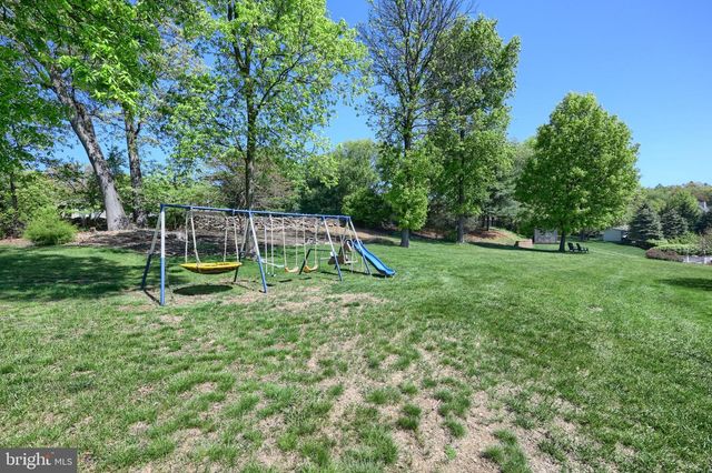 2246 SPANGLER CIR, York, PA 17406