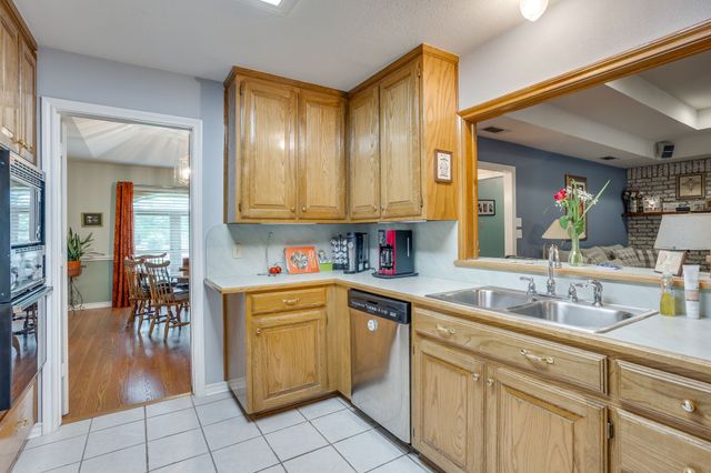 6100 Autumn Breeze Circle, Fort Worth, TX 76140