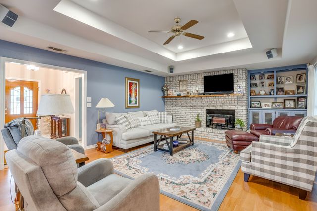 6100 Autumn Breeze Circle, Fort Worth, TX 76140