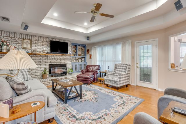 6100 Autumn Breeze Circle, Fort Worth, TX 76140