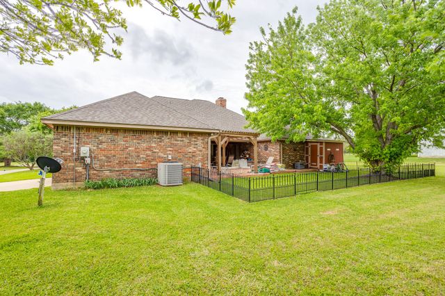 6100 Autumn Breeze Circle, Fort Worth, TX 76140