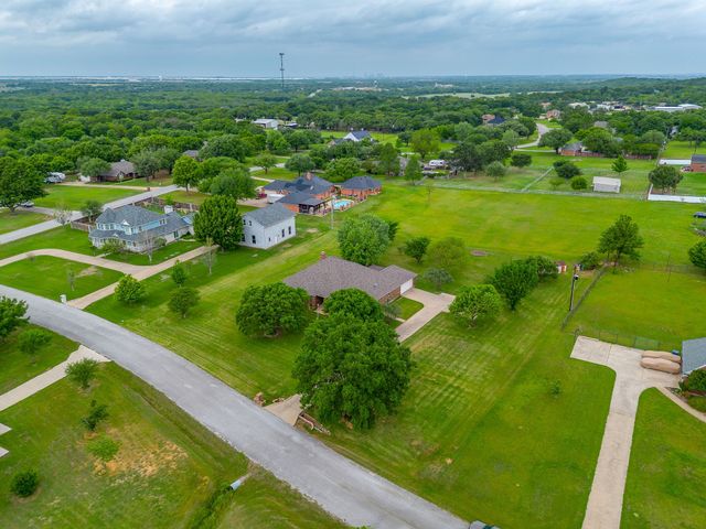 6100 Autumn Breeze Circle, Fort Worth, TX 76140