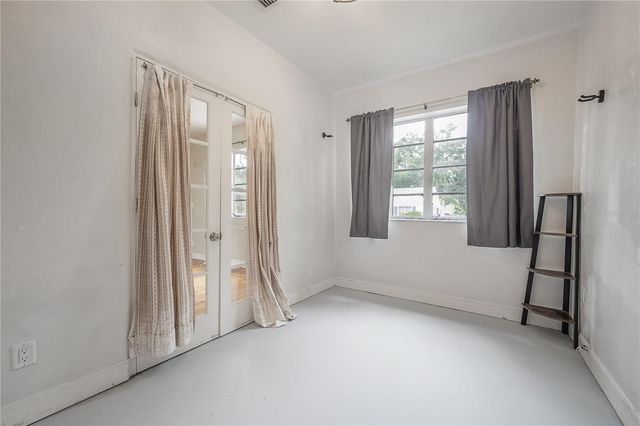 325 W RIO VISTA COURT, Tampa, FL 33604