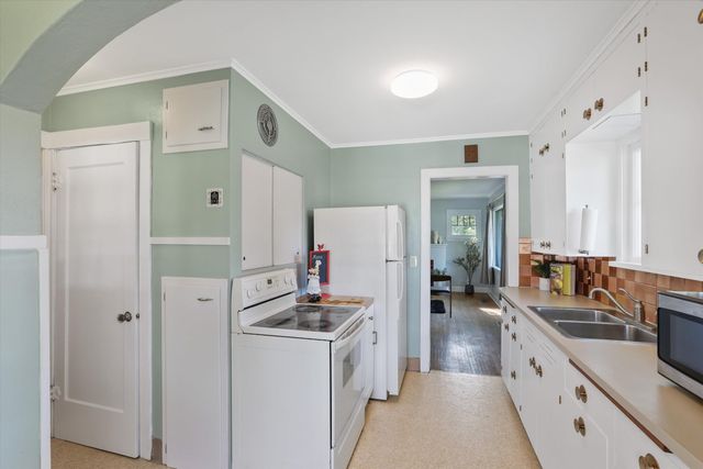 1032 E 33rd Ave, Spokane, WA 99203