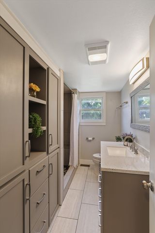 1032 E 33rd Ave, Spokane, WA 99203
