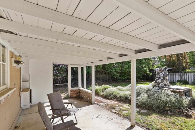 1032 E 33rd Ave, Spokane, WA 99203