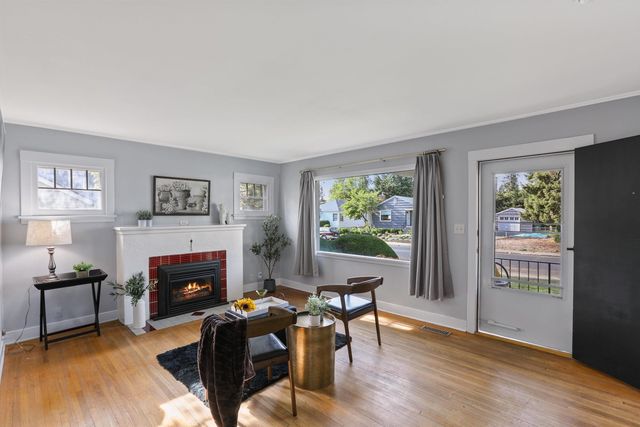 1032 E 33rd Ave, Spokane, WA 99203