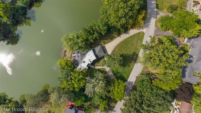 4845 Bryn Mawr Drive, Bloomfield Charter Township, MI 48301